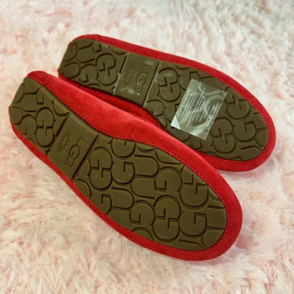 UGG Women's Red Suede Loafers size 8 New in box fur lined house shoe moccasin - Picture 4 of 7